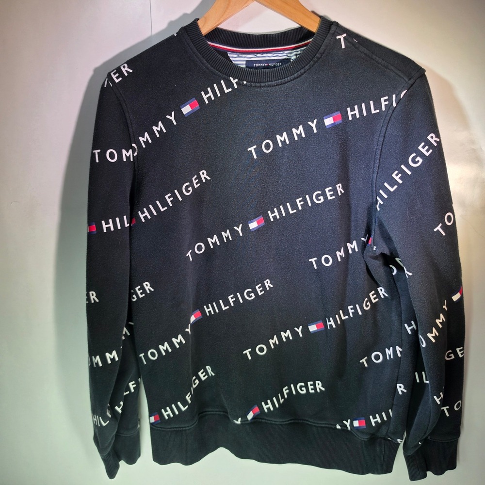 Tommy Hilfiger All Over Print Sweatshirt Mens Medium Black Spellout AOP Crewneck